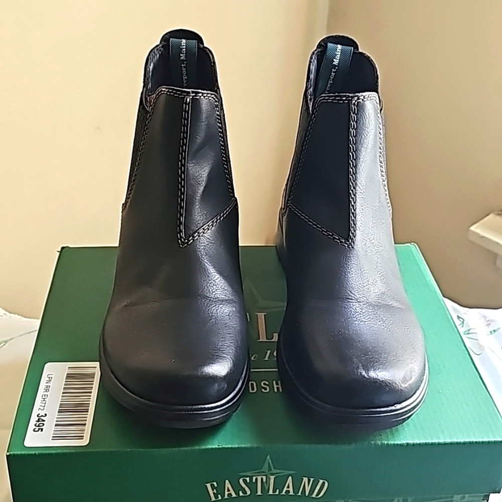 Women's Boots Size 8.5 Black EUC